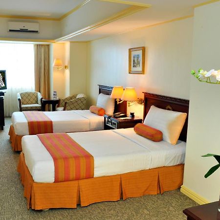Networld Hotel Spa And Casino Pasay Eksteriør bilde
