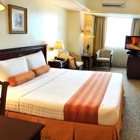 Networld Hotel Spa And Casino Pasay Eksteriør bilde