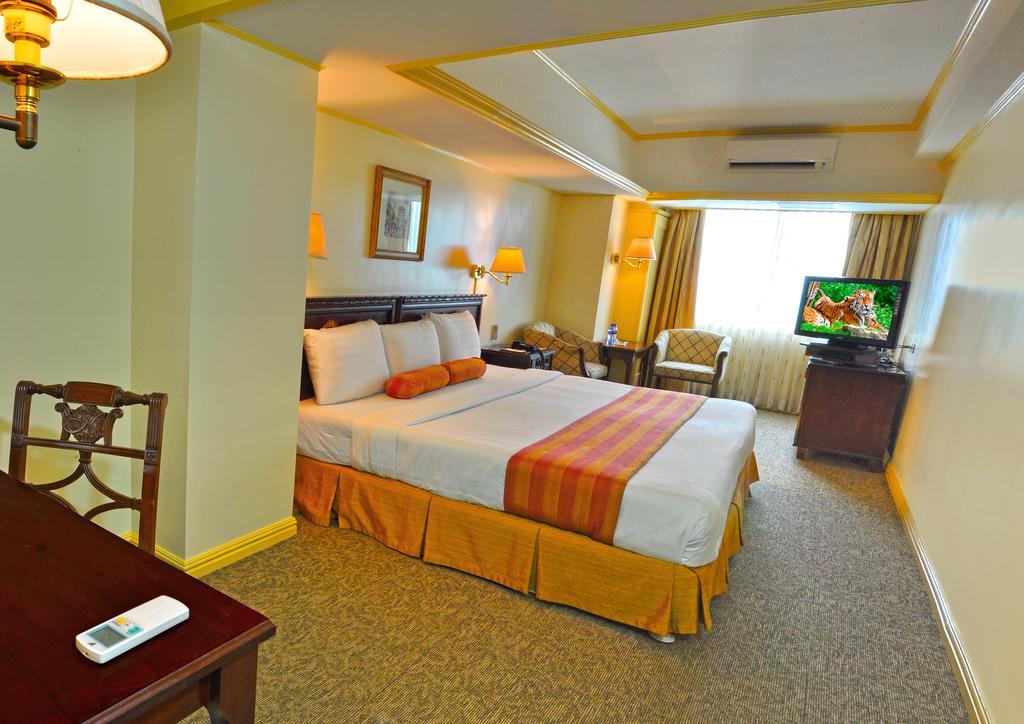 Networld Hotel Spa And Casino Pasay Eksteriør bilde
