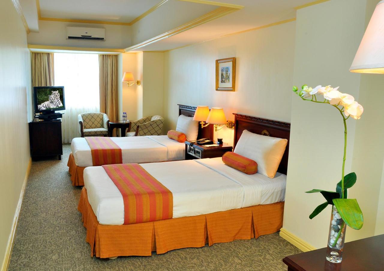 Networld Hotel Spa And Casino Pasay Eksteriør bilde